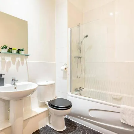 Apartment Apt-sleeps 4-contractors & Families