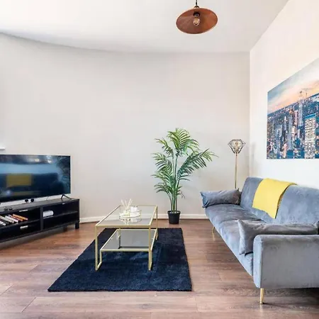 Apt-sleeps 4-contractors & Families Sheffield